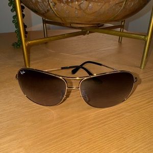 Silver and black Ray-Ban aviators